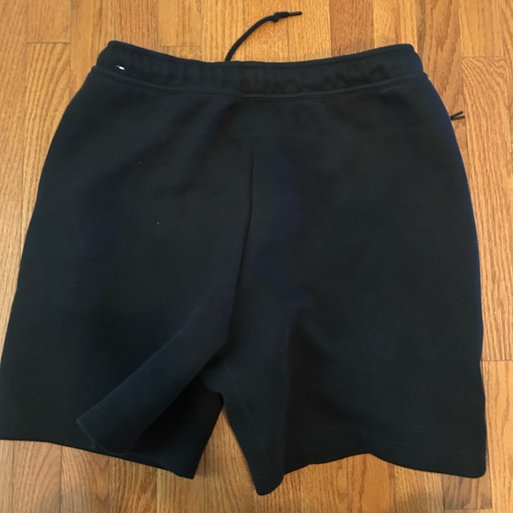 Nike Men’s Tech Fleece Shorts - Picture 3 of 6